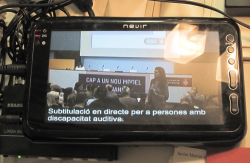 Dispositiu individual en funcionament per a la subtitulació